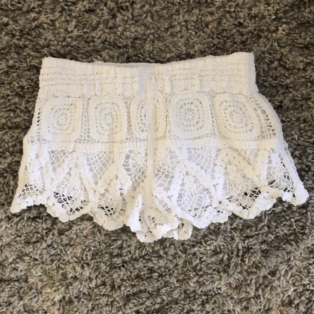 Surf Gypsy white shorts Small